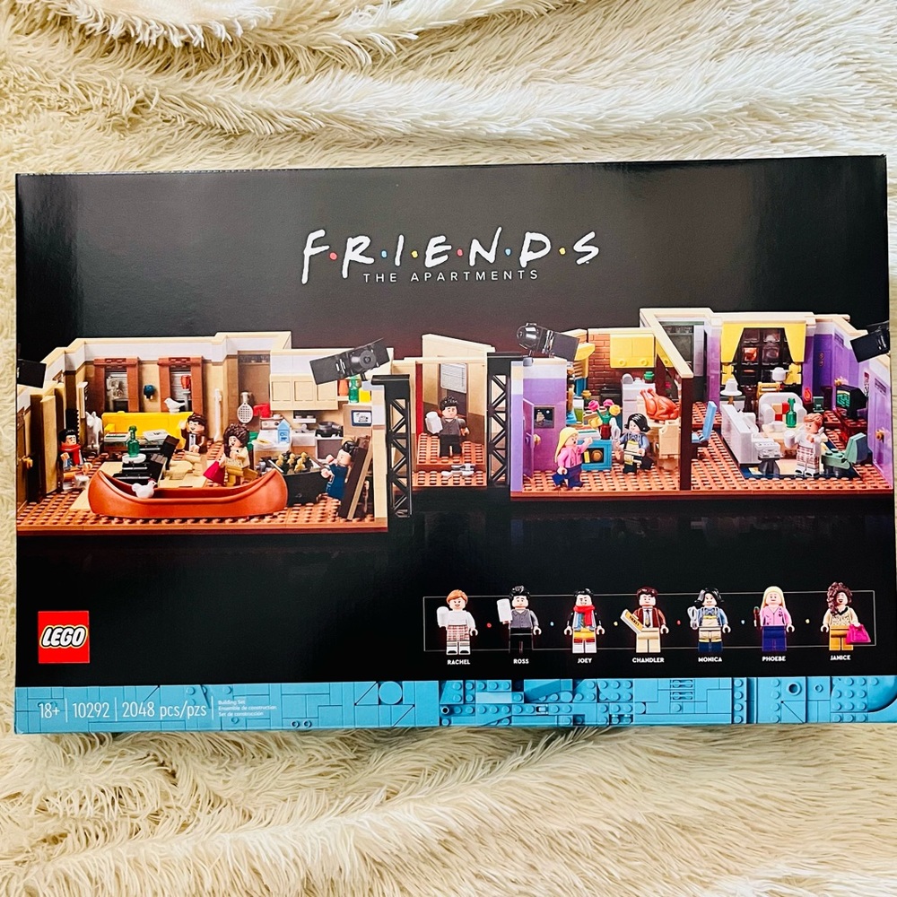 FRIENDS LEGO - THE APARTMENTS - UNOPENED!